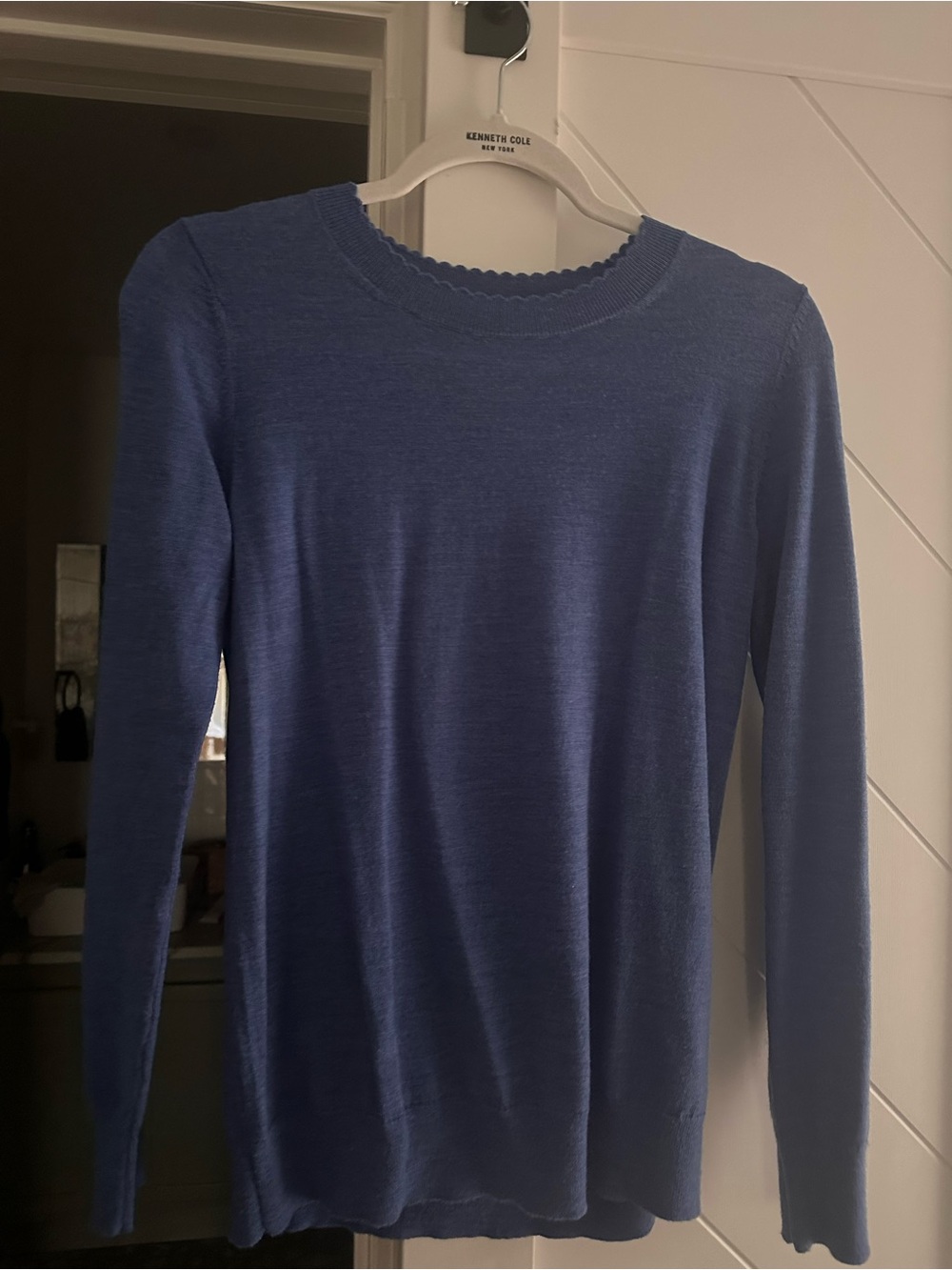 Banana Republic Women’s 100% Merino Wool Blue Scallop-Neck Sweater, Size Small.